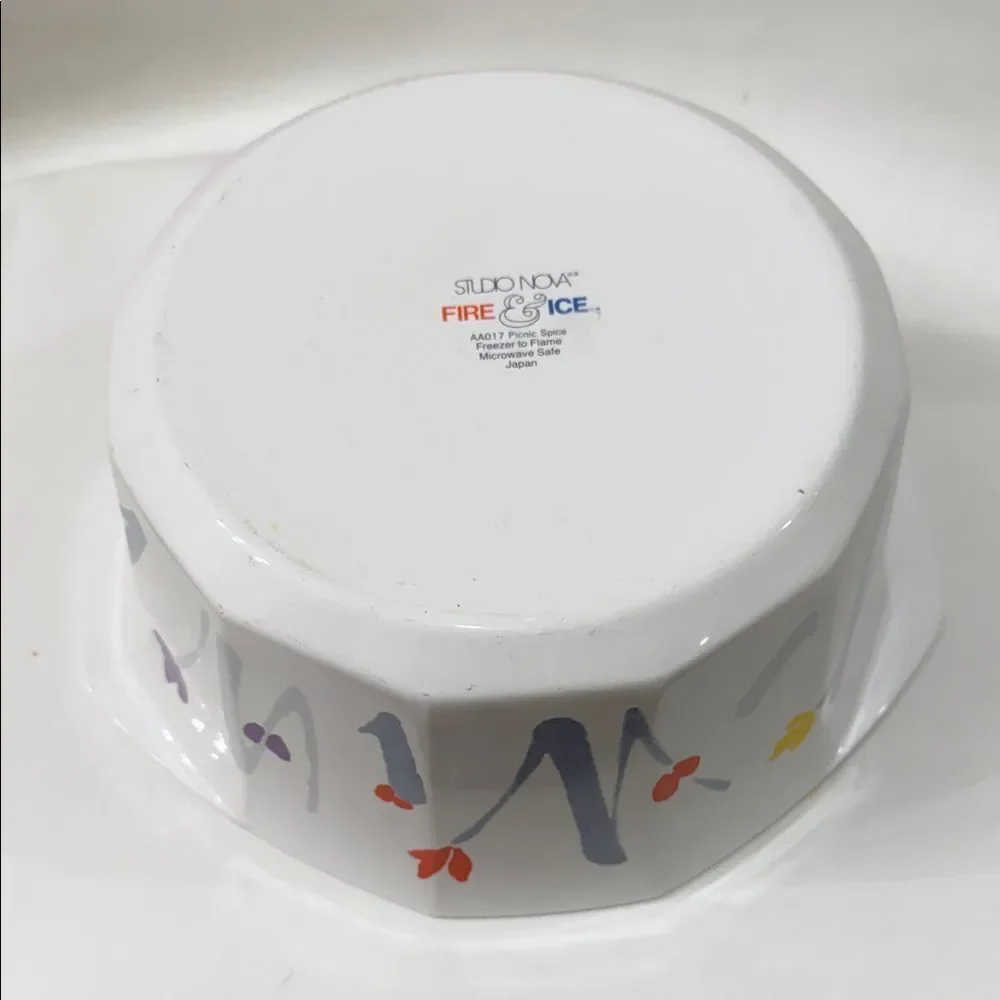 Studio Nova White Casserole Dish  Vibrant Floral Accents Clear Glass Lid Japan